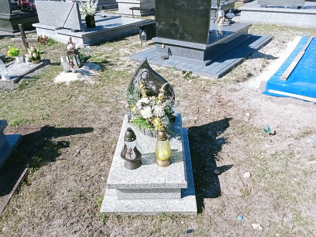 Grób Elżbieta Lukas