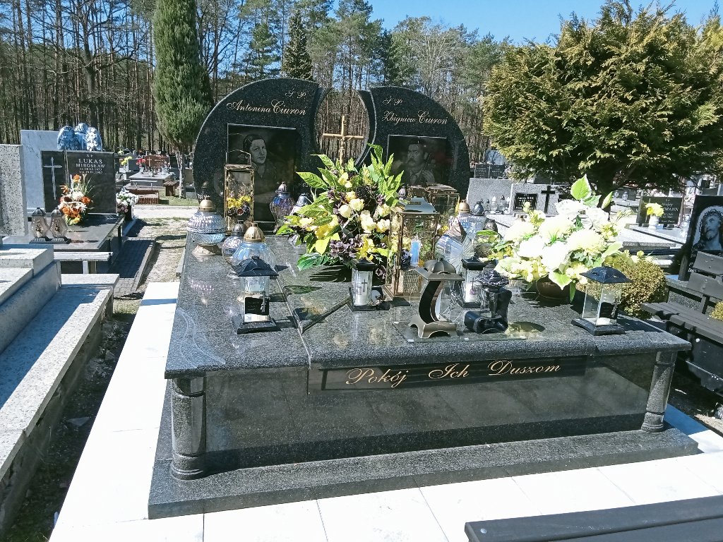 Grób Antonina Ciuroń
