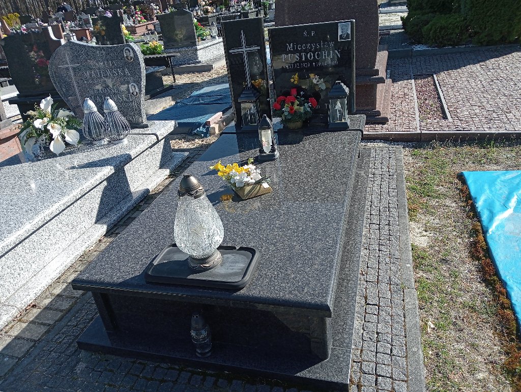 Grób Mieczysław Pustochin